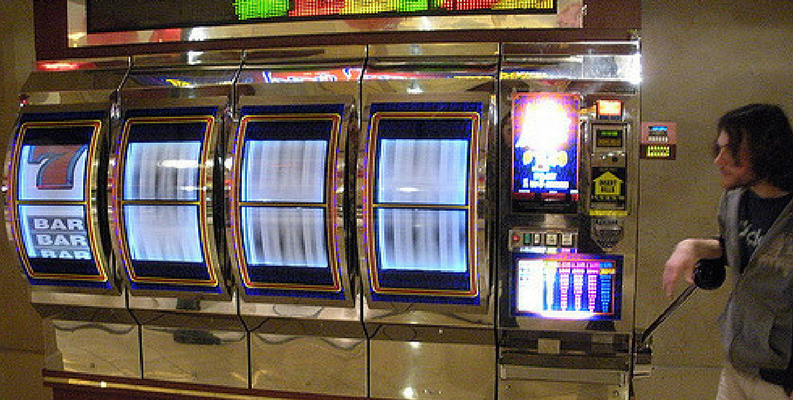 Super lucky reels slot