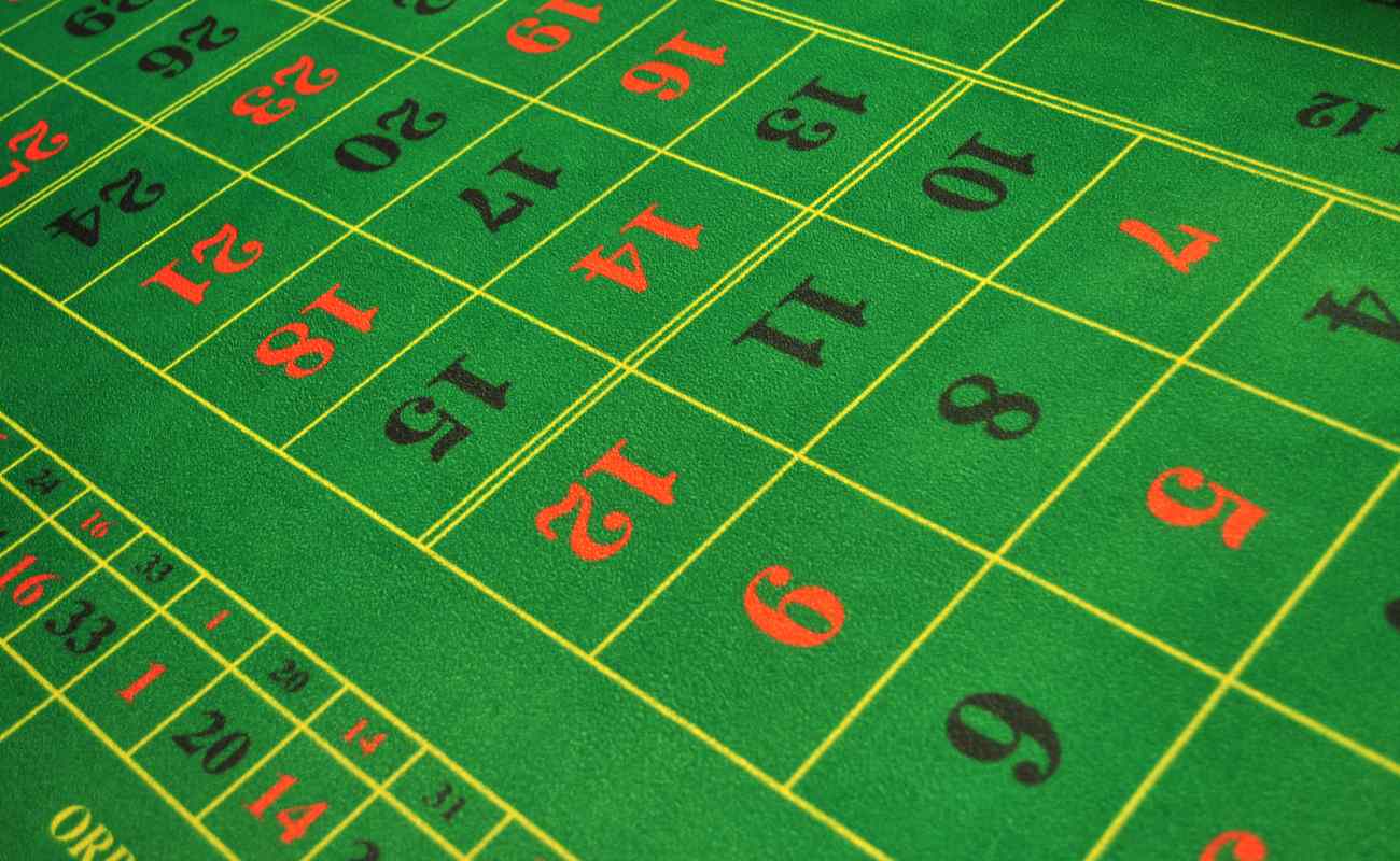 Real live casino roulette green layout with numbers