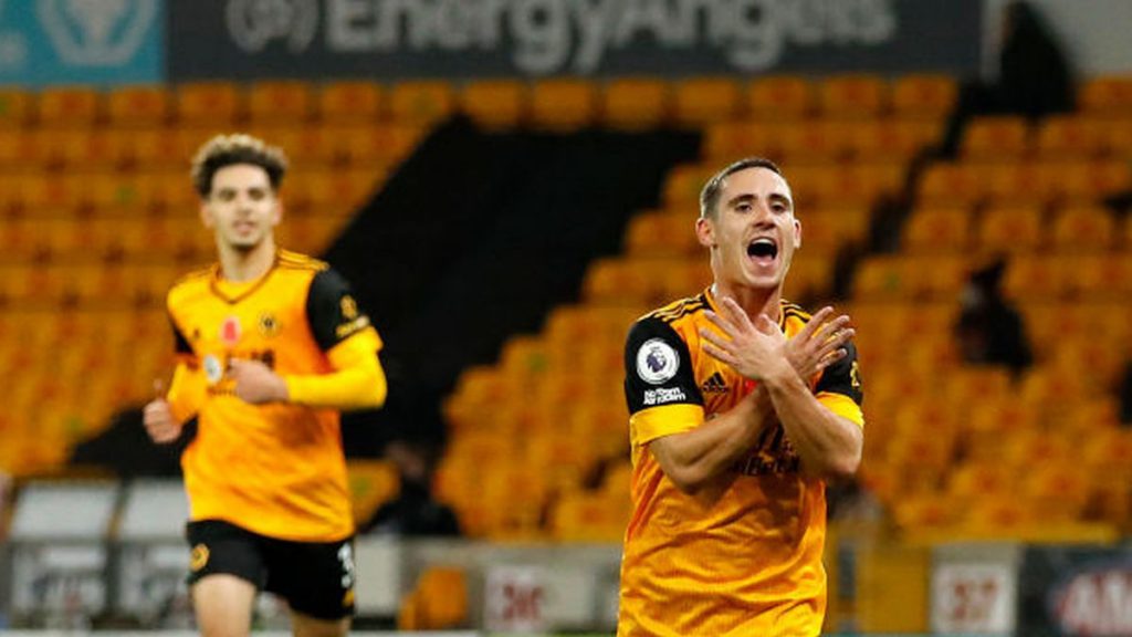 Daniel Podence celebrates for Wolverhampton Wanderers